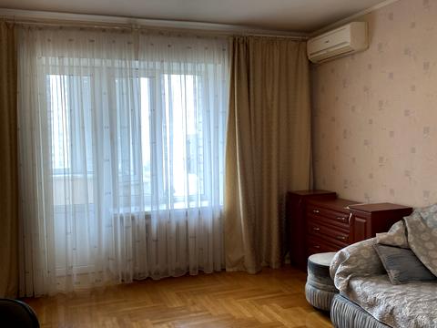 квартира за адресою Анни Ахматової вул., 31