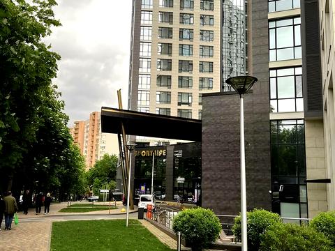 комерційна за адресою Деміївська вул., 31