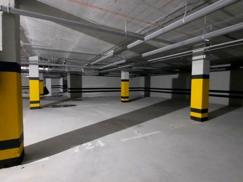 паркомісце за адресою Набережна Перемоги вул., 128