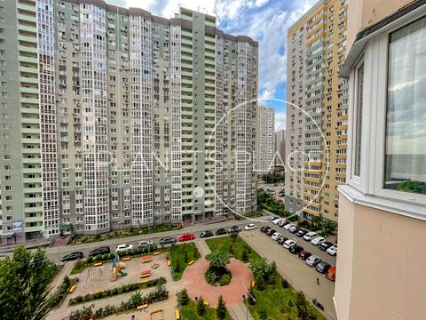 квартира за адресою Софії Русової вул., 7-А