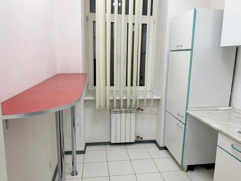 комерційна за адресою Київ, Інститутська вул., 24/7