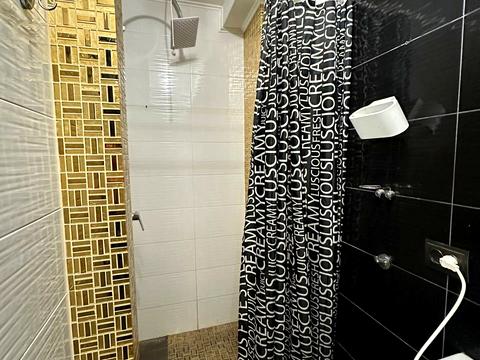 комерційна за адресою Польова вул., 57а