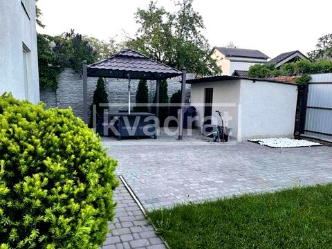 будинок за адресою Центральна вул.