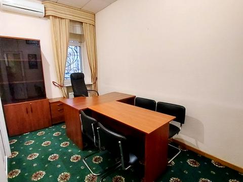 комерційна за адресою Інститутська вул., 19-А