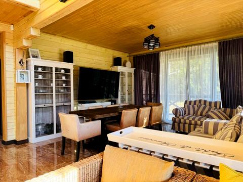 будинок за адресою Івана Франка вул., 1