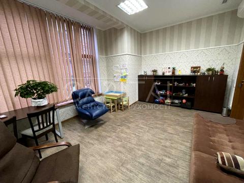 комерційна за адресою Михайлівська вул., 22-Б
