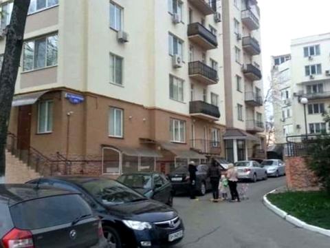комерційна за адресою Педагогічний пров., 3/4