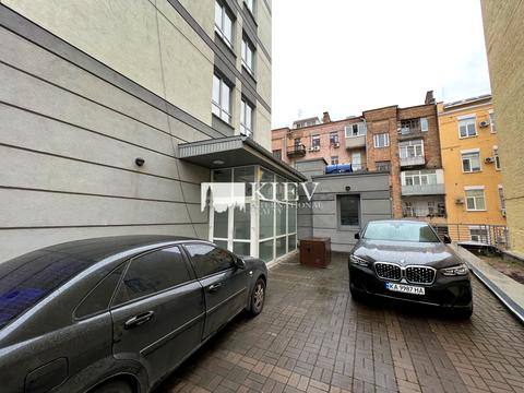комерційна за адресою Саксаганського вул., 70А