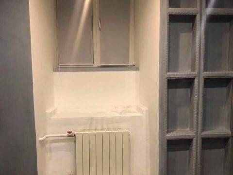 комерційна за адресою Десятинна вул., 7