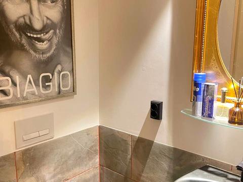 комерційна за адресою Військовий узвіз, 8