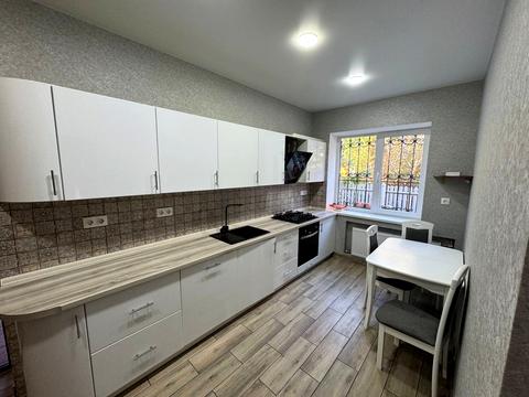 дом по адресу Київська