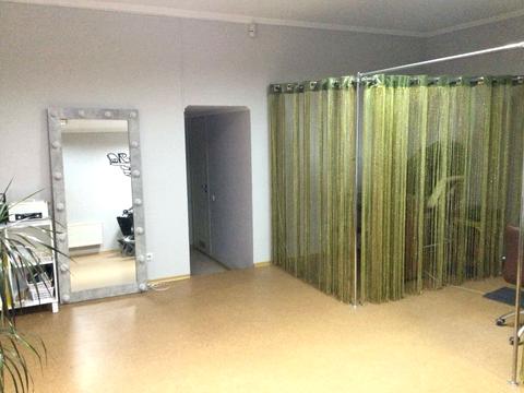 коммерческая по адресу Поділля, 1