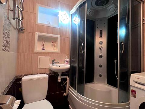 квартира по адресу Строителей ул., 8