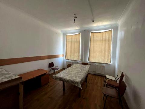 комерційна за адресою Залізнична, 8