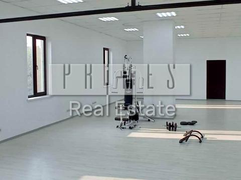 комерційна за адресою Старокиївська вул., 5