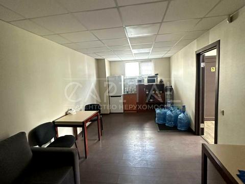 комерційна за адресою Приколійна вул., 1