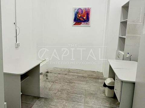 коммерческая по адресу Евгения Коновальца ул. (Щорса), 26