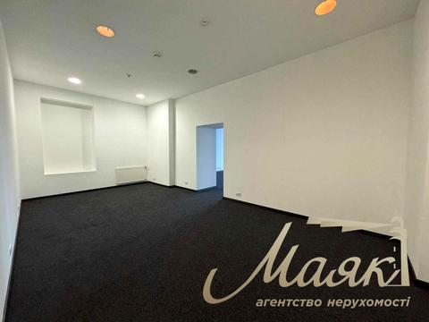 комерційна за адресою Музейний пров., 4