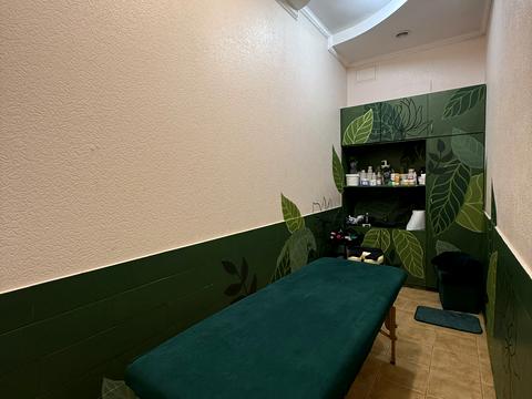 комерційна за адресою Миколи Міхновського бульв. (Дружби Народів), 8-А