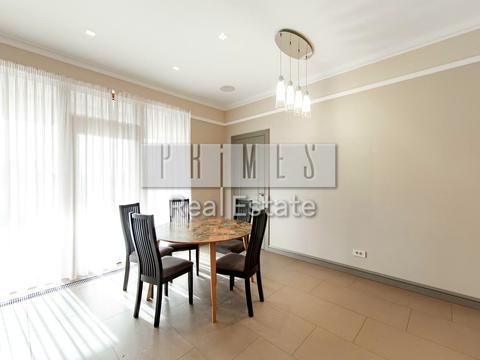 будинок за адресою Козача вул., 1