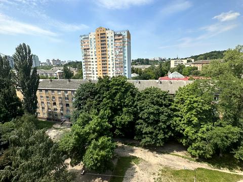 квартира за адресою Автозаводська вул., 93