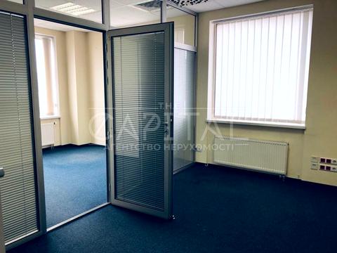 комерційна за адресою Жилянська вул., 75