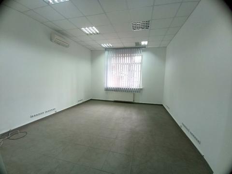 комерційна за адресою Генерала Миколи Юнаківа вул., 9