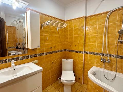 квартира за адресою Інститутська вул., 18