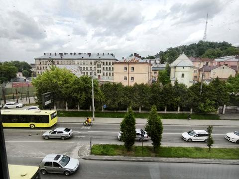 комерційна за адресою В'ячеслава Чорновола, 41