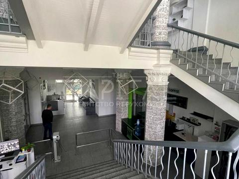 комерційна за адресою Вадима Гетьмана вул., 2