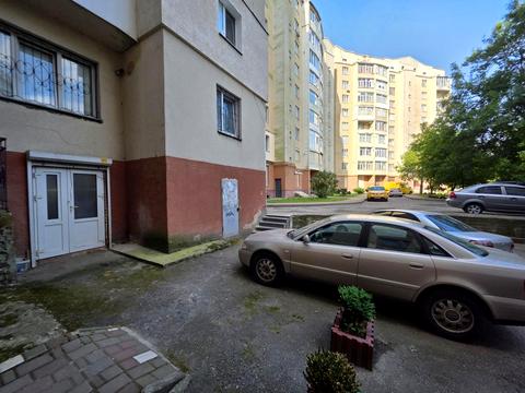комерційна за адресою Пасічна вул., 38