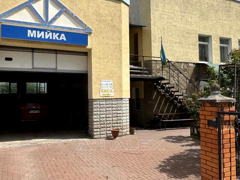 комерційна за адресою Глиняна вул., 40Б