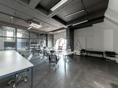 комерційна за адресою Богдана Хмельницького вул., 3