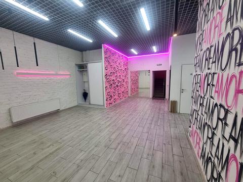 комерційна за адресою Андрія Верхогляда вул. (Михайла Драгомирова), 4 б
