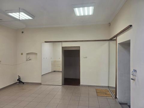 комерційна за адресою Здоров'я вул., 2