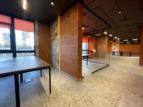 комерційна за адресою Джона Маккейна вул. (Івана Кудрі), 1