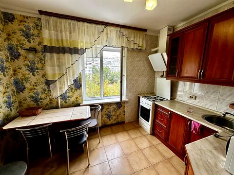 квартира за адресою Ревуцького вул., 25