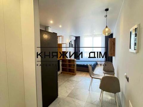 квартира за адресою Дніпровська набережна вул., 17В