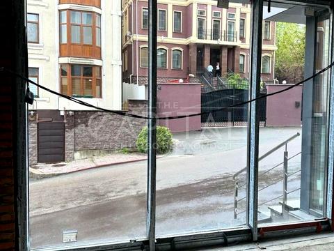 комерційна за адресою Лук'янівська вул., 22