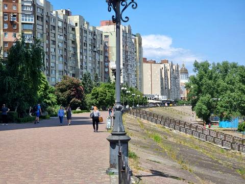 коммерческая по адресу Владимира Ивасюка просп. (Героїв Сталінграду), 12-Д