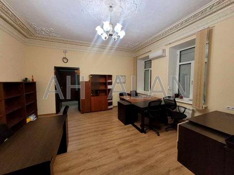 комерційна за адресою Борисоглібська вул., 7