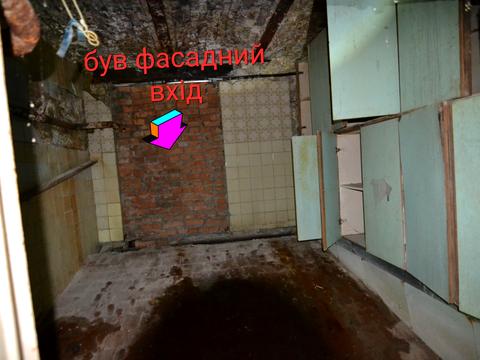 комерційна за адресою Богдана Хмельницького вул., 42