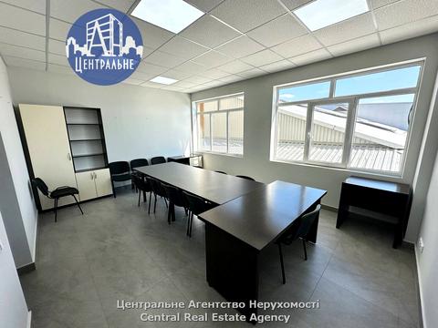 комерційна за адресою Ярослава Мудрого вул. (Моріса Тореза), 64Б