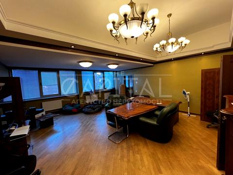 комерційна за адресою Антоновича вул. (Горького), 157