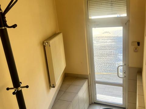 комерційна за адресою Івана Франка вул., 100