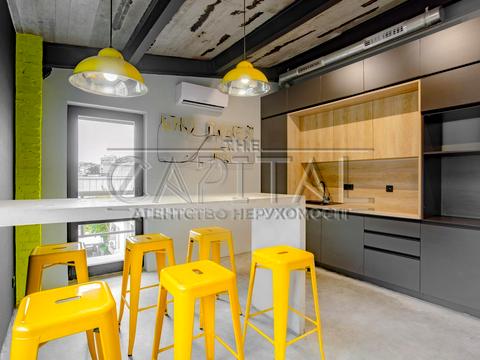 комерційна за адресою Велика Васильківська вул. (Червоноармійська), 55-А