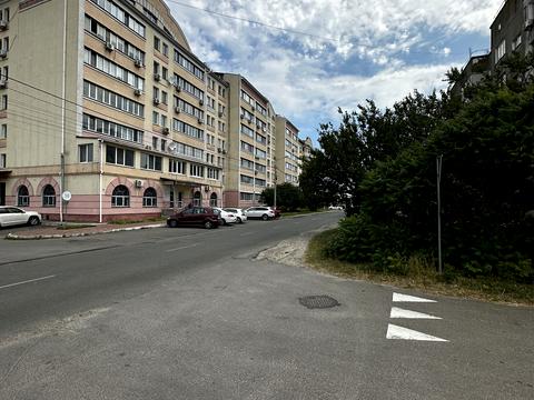 ділянка за адресою Захисників України вул.