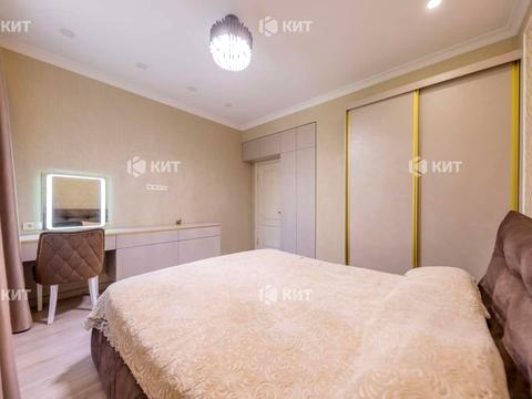 квартира за адресою Конституції пл., 20