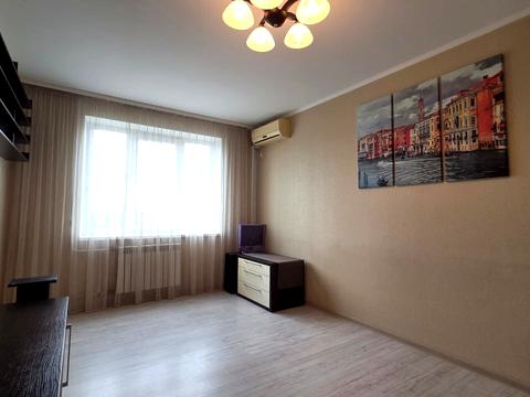 квартира за адресою Зодчих вул., 44