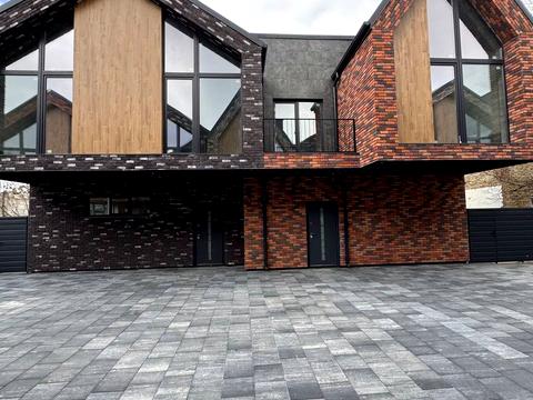 дом по адресу Івана Драча ул. (Гагарина)